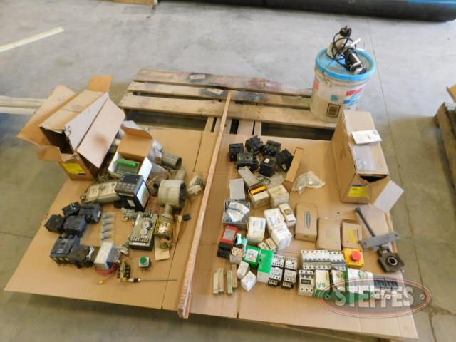 Pallet of electrical switches- components_1.JPG